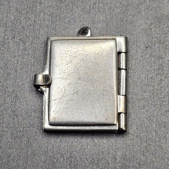 Antique Edwardian Sterling Silver 'Shakespeare' Locket .75" Literary Award - Picture 2 of 11